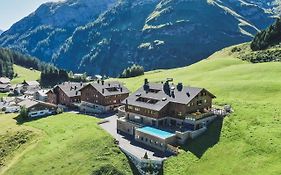 AlpenParks Hotel&Apartment Arlberg Warth mit Pool